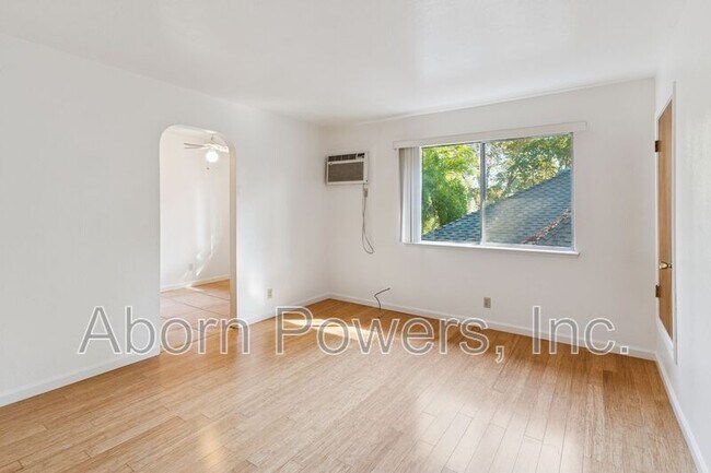 Foto del edificio - 2715 D St