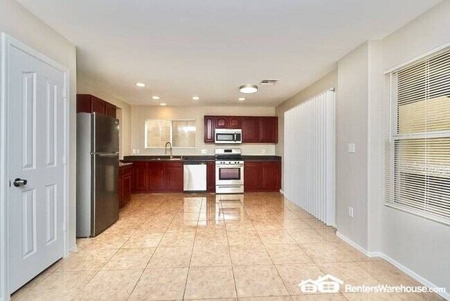 NEWLY RENOVATED!!! 3 bed 2 bath Ready for ... photo'