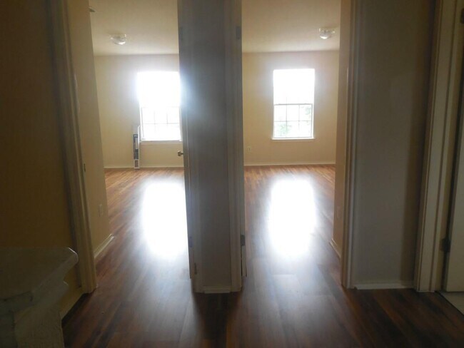 Foto del edificio - 1519 Sedbury Way