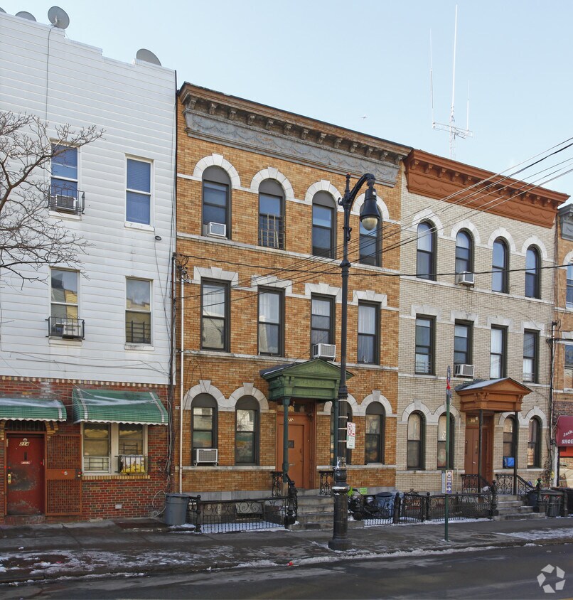 Primary Photo - 212 Wyckoff Ave
