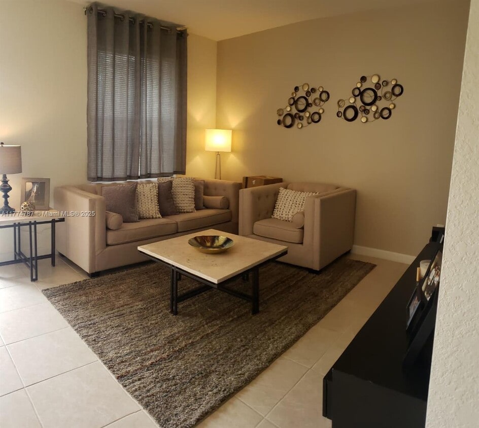 Foto principal - 3387 W 106th Terrace