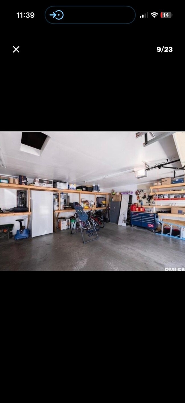 Building Photo - 7112 N Rockvale Dr