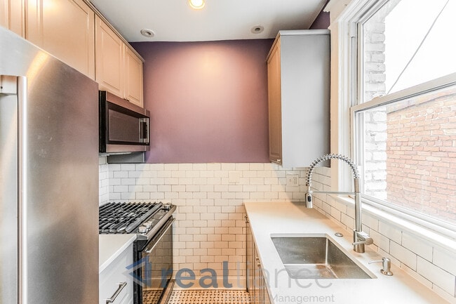 Building Photo - 1020 Fairmont St NW