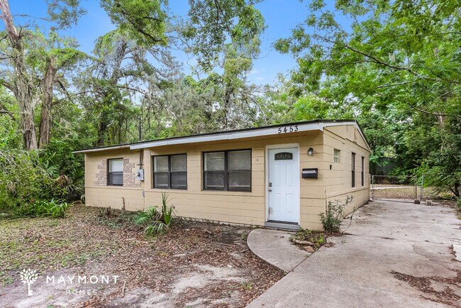 Foto del edificio - 5453 Oak Forest Dr