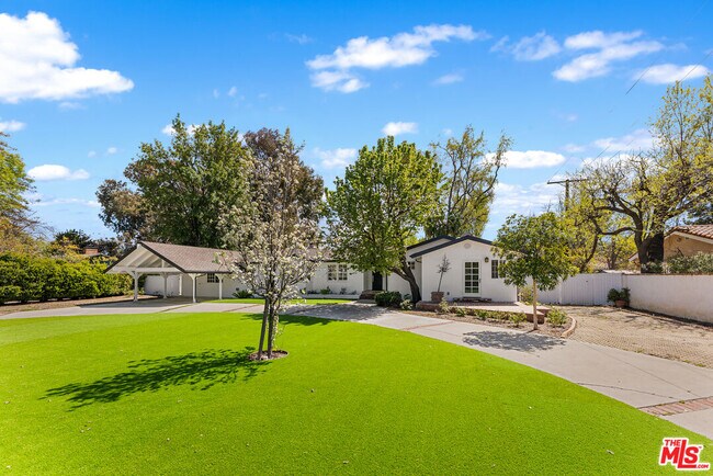 Foto del edificio - 23340 Collins St