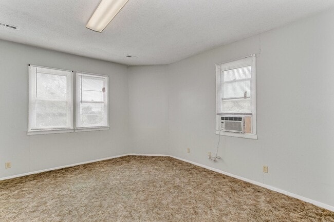 Building Photo - 1656 N Holyoke St
