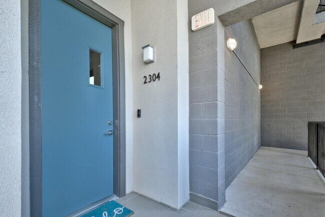 Building Photo - 5921 Hiline Rd