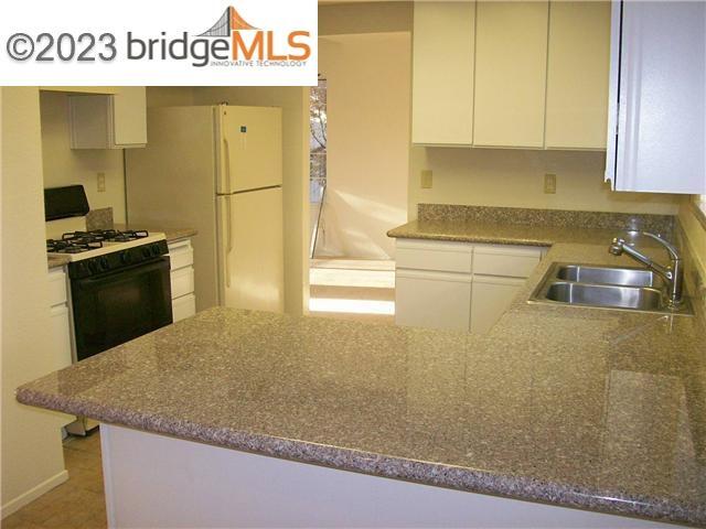 Foto del edificio - 613 Country Ln