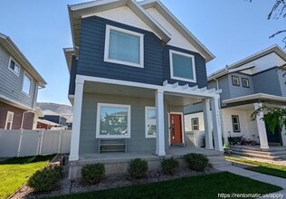 Building Photo - 15127 Peace Dr