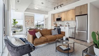 Building Photo - Luma