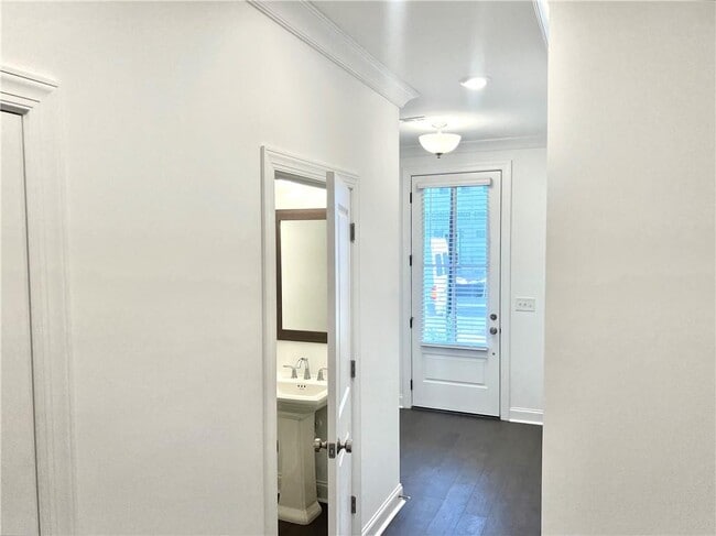 Foto del edificio - 3347 Goodwin Pk