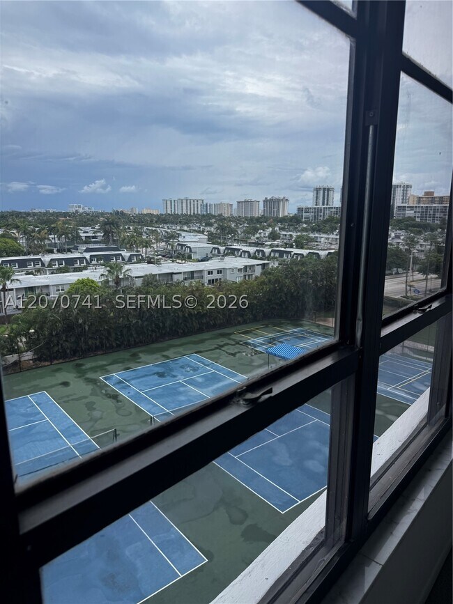 Foto del edificio - 600 Three Islands Boulevard