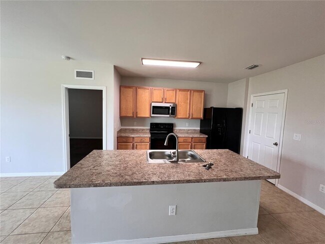 Foto del edificio - 25524 Lambert Ln