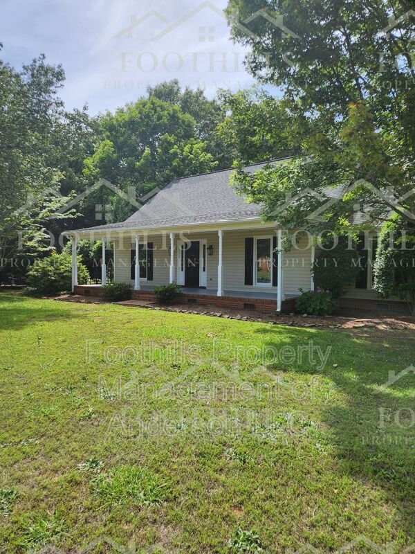 Building Photo - 300 Brittany Park
