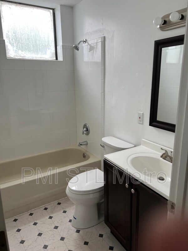 Building Photo - 3300 Shenandoah Ave