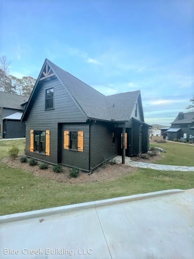 3 br, 2.5 bath House 169 Landing Drive House Rental in Dadeville