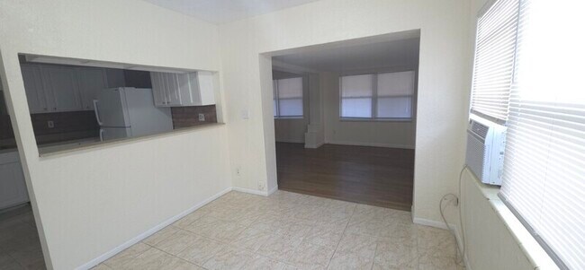 Foto del edificio - 6559 Bougainvilla Ave S