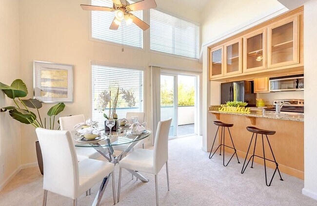 Foto del edificio - Utilities Paid! Modern Loft-Style Condo wi...