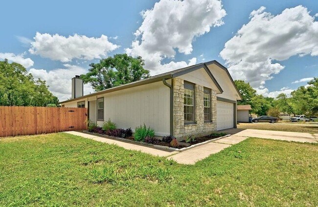 Foto del edificio - 9601 Holly Springs Dr