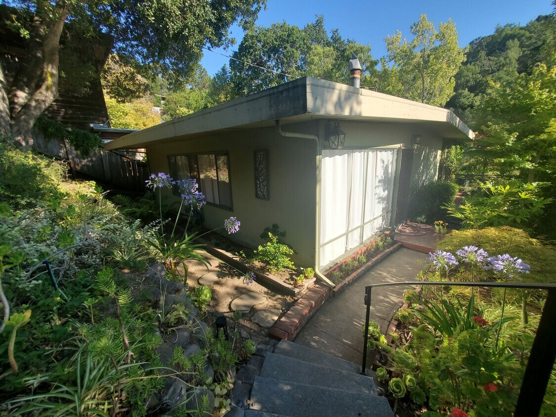 Foto principal - 18 Sunview Ave