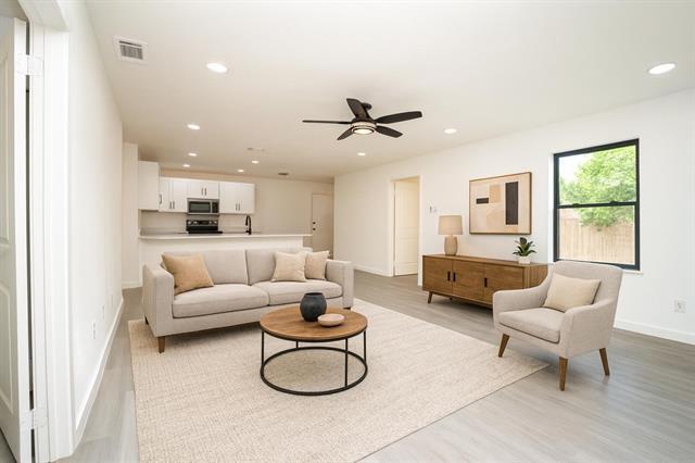 Foto del edificio - 404 Westwood Dr