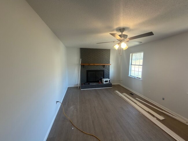 Foto del edificio - Spacious 4bd 2b home!