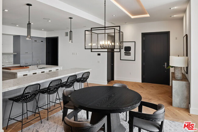 Foto del edificio - 17351 Sunset Blvd