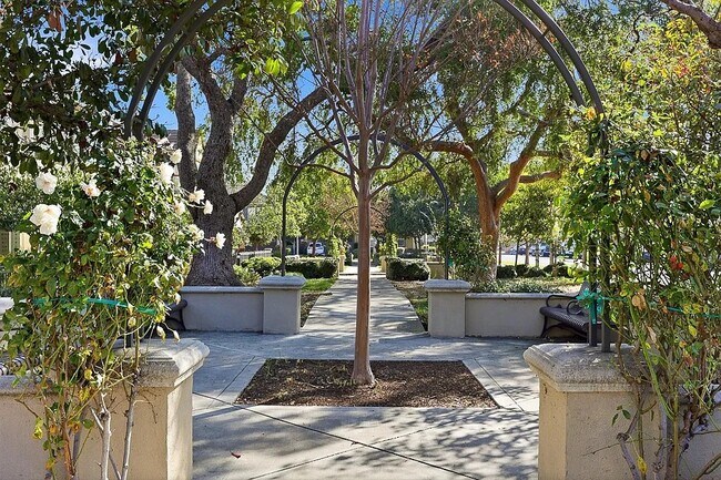 Building Photo - 40203 Antigua Rose Terrace