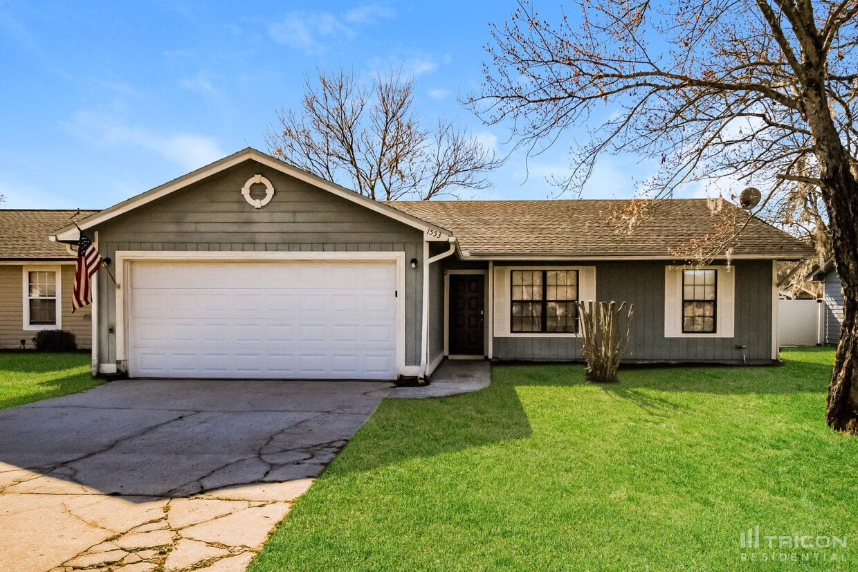 Primary Photo - 1553 Kingfisher Blvd