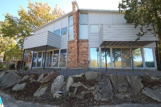 Building Photo - 1100 Laguille Ct