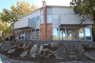 Building Photo - 1100 Laguille Ct
