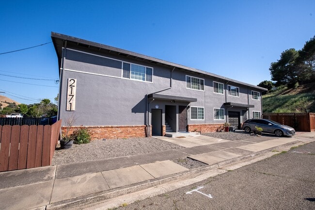 Building Photo - 2171 Peach St
