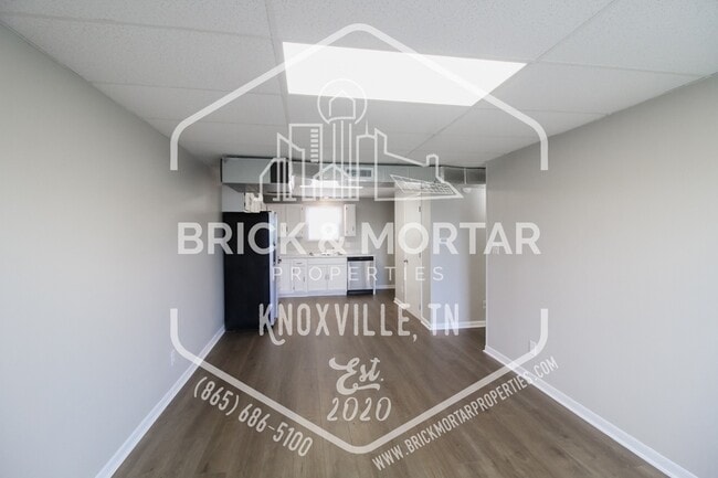 Building Photo - 1009 Clendenen Rd