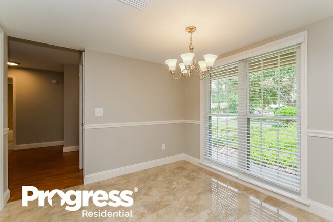 Building Photo - 2601 Hampton Park Pl