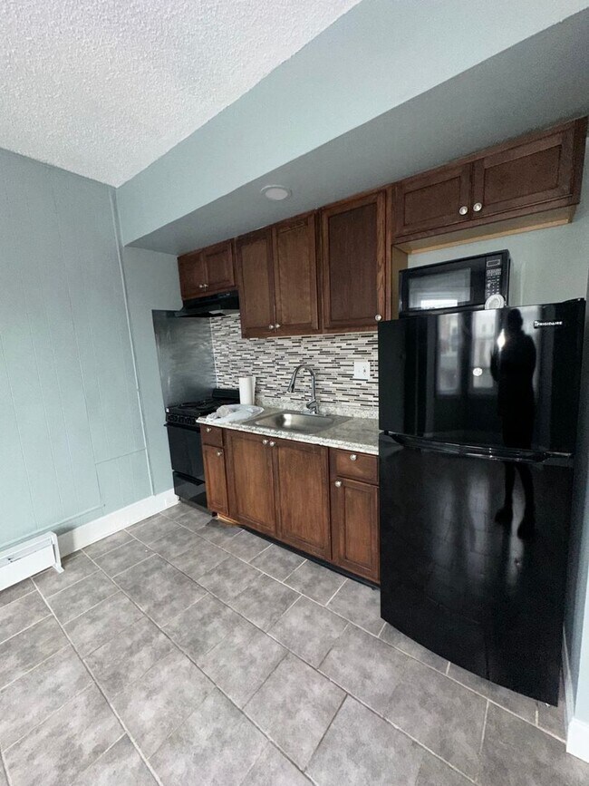 Foto del edificio - 1721 N Creighton St