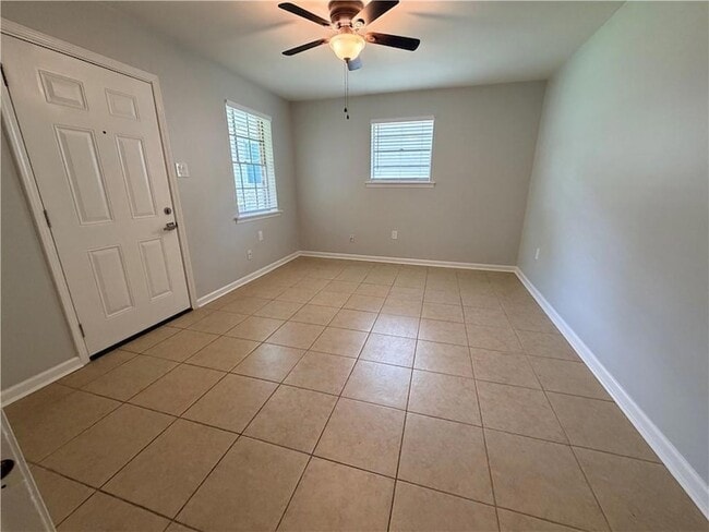 Building Photo - 210 Transcontinental Dr