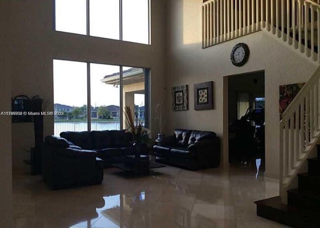 Foto del edificio - 6105 SW 192nd Ave