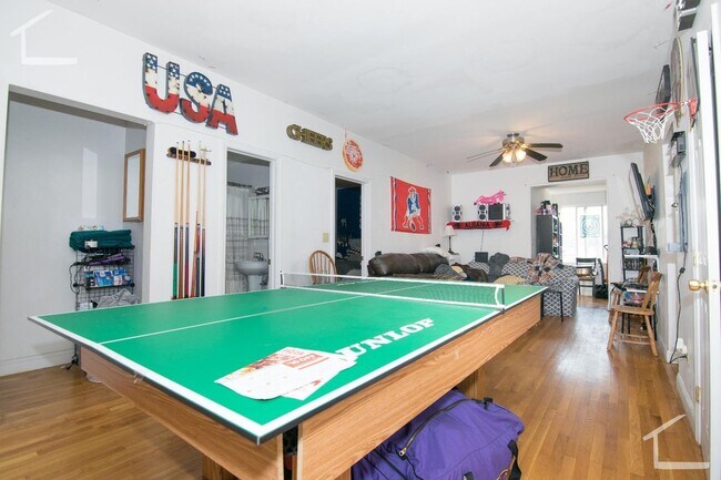 Foto del edificio - Beautiful Brighton Apartment with Heat/Hot...