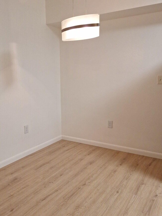 Building Photo - 6559 Emerald Dunes Dr