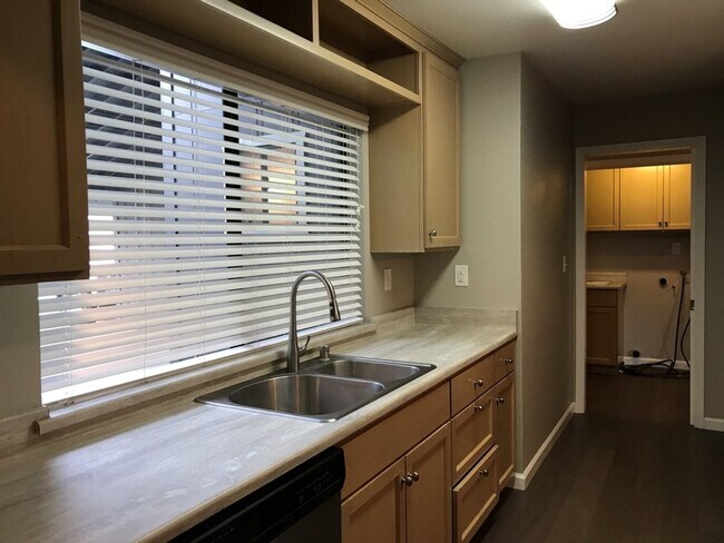Foto del edificio - 3 Bedroom 2 bath home in North Davis