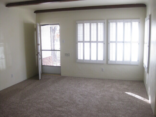 Foto del edificio - 1809 N Laurel Ave