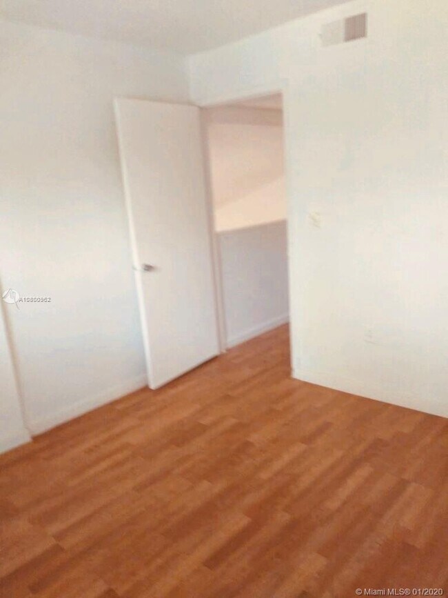 Building Photo - 9451 S Palm Cir S   Pembroke Pines Fl 33025