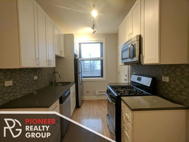 Building Photo - Renovated 1 Bed - No Deposit - Pet Friendly