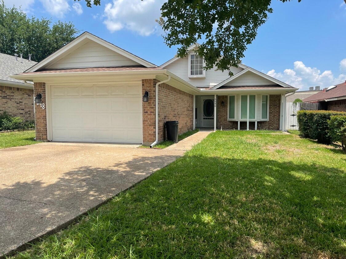 5548 Village Green Dr, Mesquite, TX 75150 House Rental in Mesquite