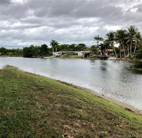 Foto del edificio - 8303 SW 142nd Ave