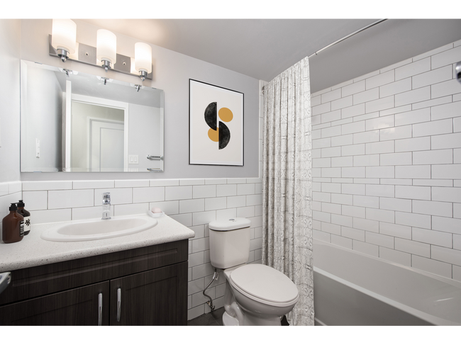 Photo du bâtiment - 90 Curtis Crescent