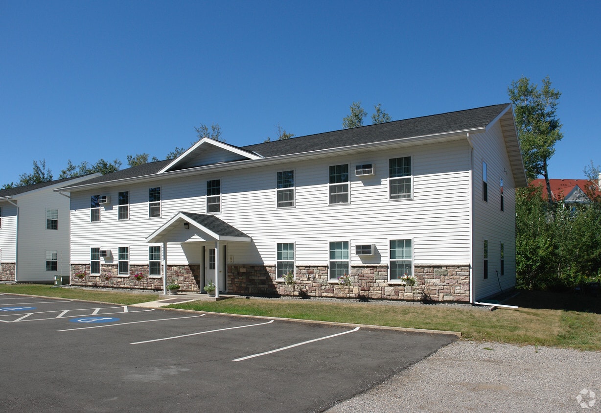 Building Photo - Maple Glen Estates