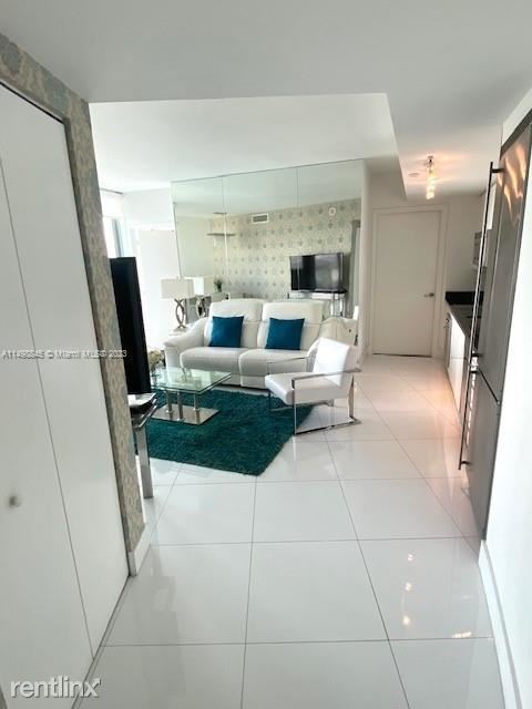 Foto del edificio - 2 br, 2 bath Condo - 92 SW 3rd St Apt 4806