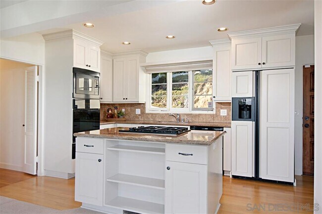 Building Photo - 427 San Remo Way