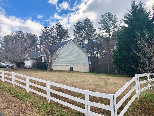 Building Photo - 67 Barker Trail Rd